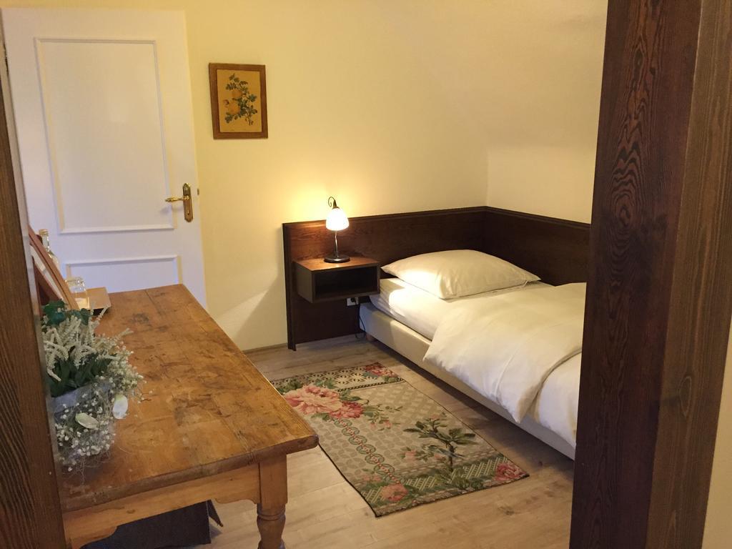 Haus Litzbruck Hotel Düsseldorf Buitenkant foto
